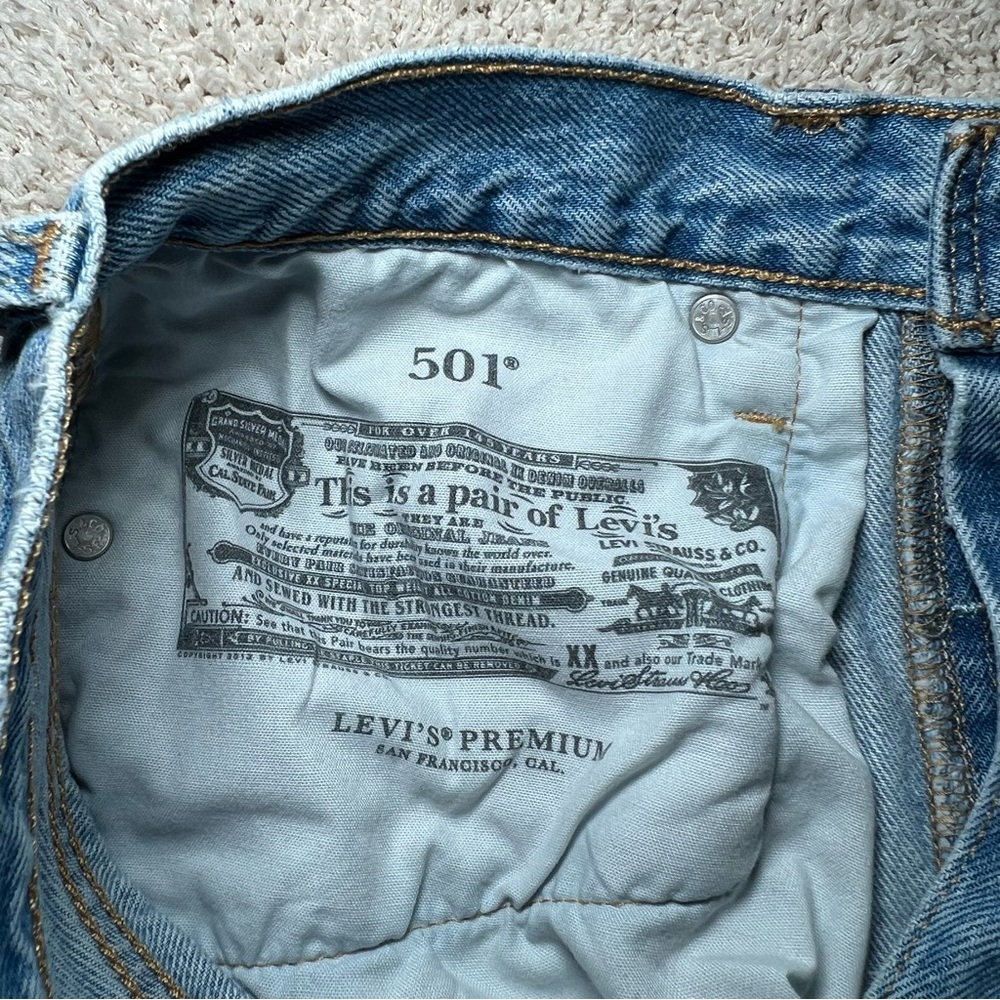 Levi's Light Blue Straight Leg Jeans - Picture 5 of 11